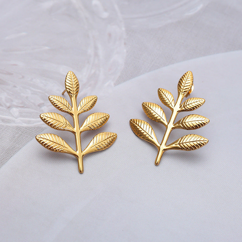 Golden Leaf Earrings – Nature-Inspired Elegance