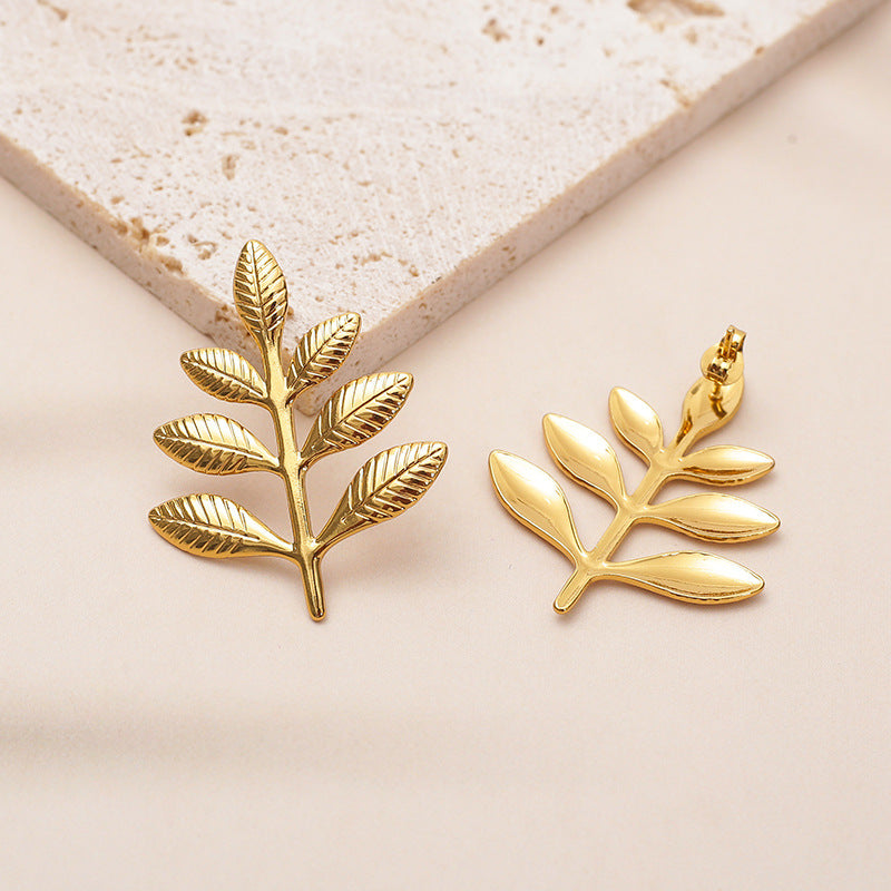 Golden Leaf Earrings – Nature-Inspired Elegance